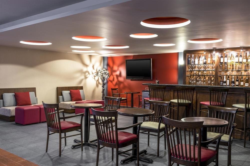Four Points By Sheraton Сальтильо Экстерьер фото