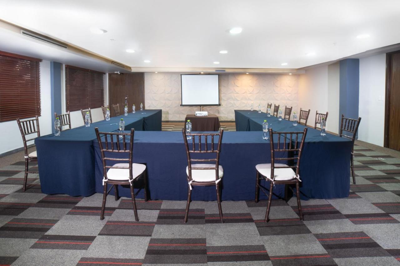 Four Points By Sheraton Сальтильо Экстерьер фото
