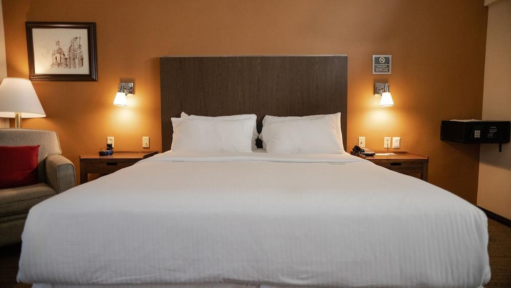 Four Points By Sheraton Сальтильо Экстерьер фото