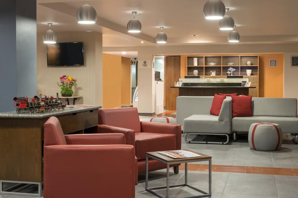 Four Points By Sheraton Сальтильо Экстерьер фото