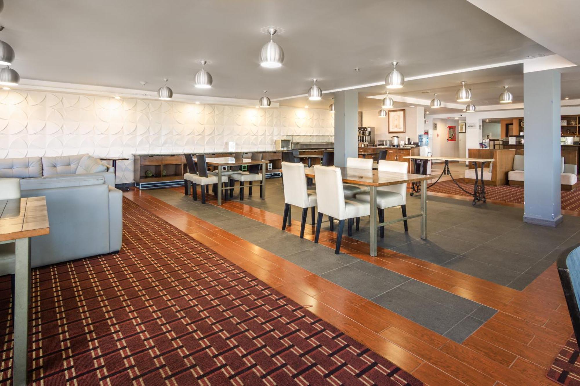 Four Points By Sheraton Сальтильо Экстерьер фото