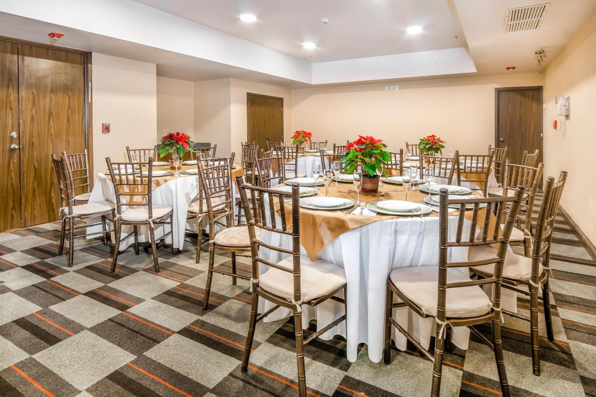 Four Points By Sheraton Сальтильо Экстерьер фото