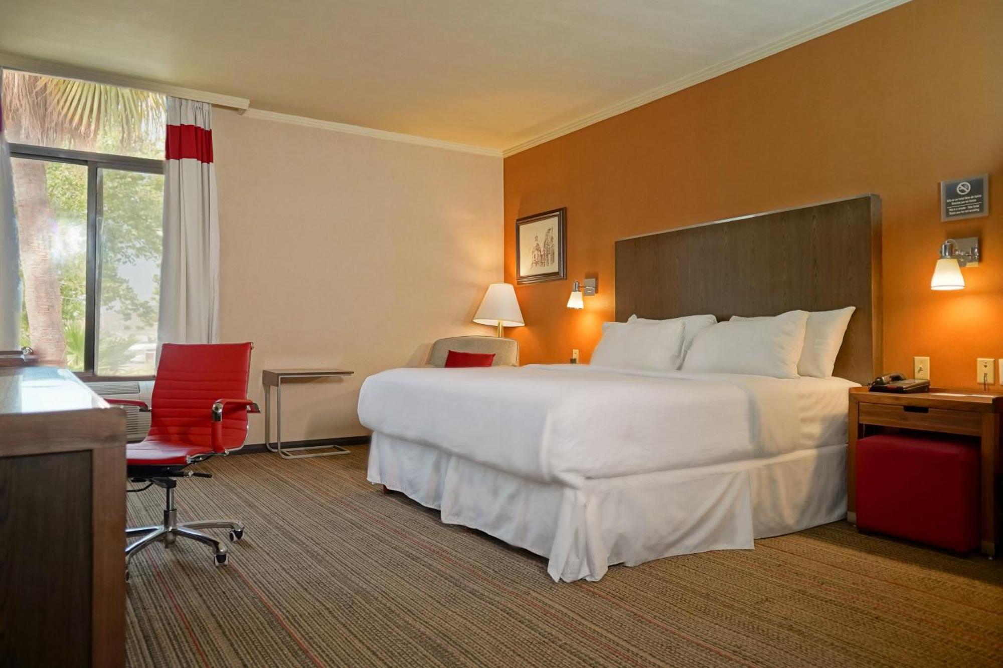 Four Points By Sheraton Сальтильо Экстерьер фото