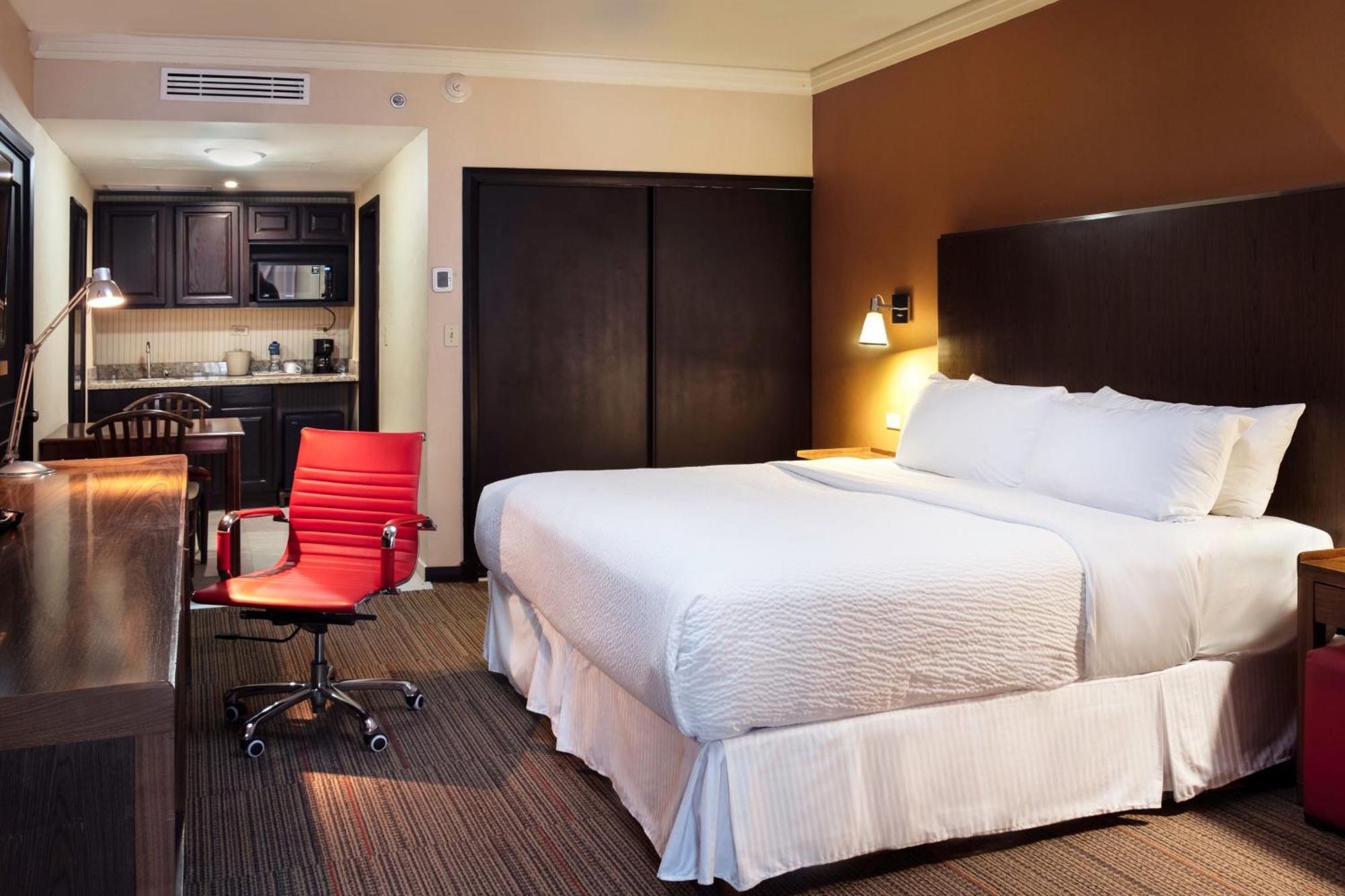 Four Points By Sheraton Сальтильо Экстерьер фото