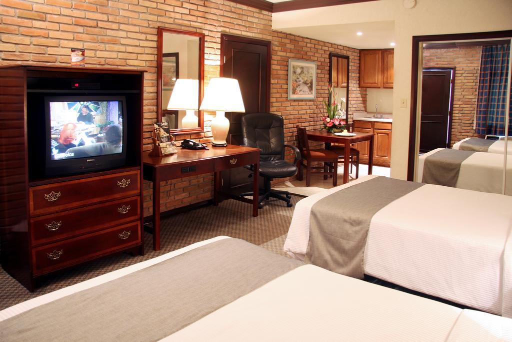 Four Points By Sheraton Сальтильо Номер фото