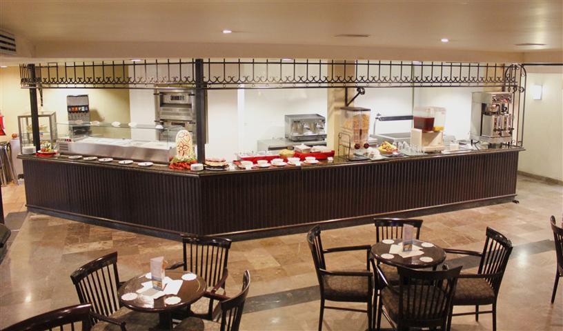 Four Points By Sheraton Сальтильо Экстерьер фото