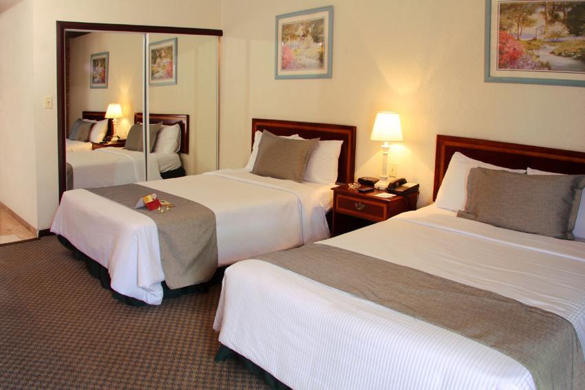 Four Points By Sheraton Сальтильо Экстерьер фото